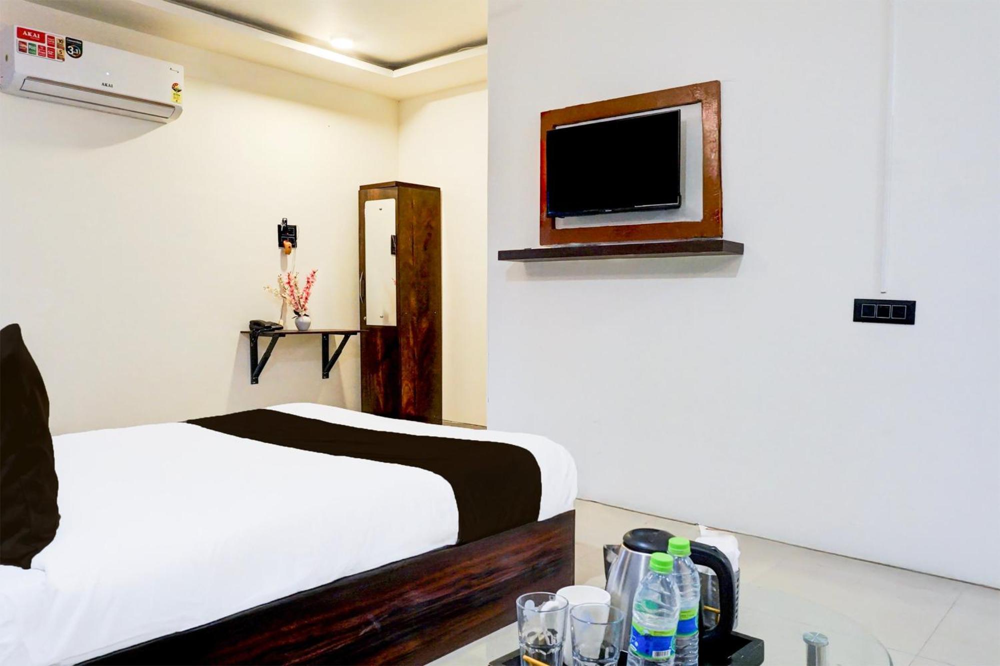 Hotel O The Highstreet Hometel Пюн Екстериор снимка